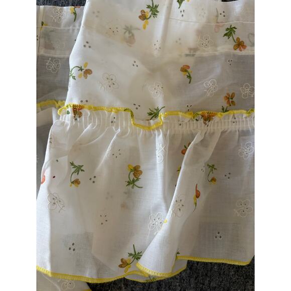 Vintage Curtain Valance Set Yellow White Floral Eyelet USA Fabric Retro 70s - Picture 4 of 7